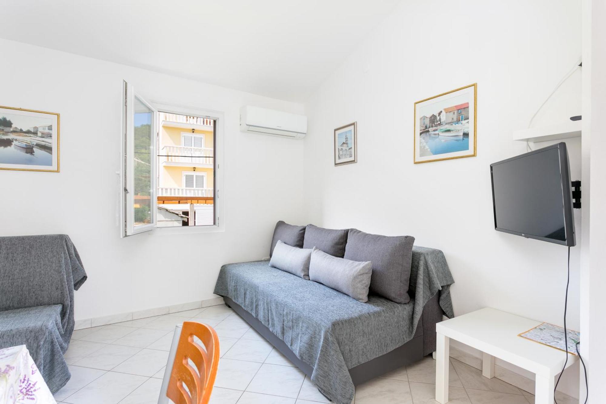 Apartments By The Sea Slatine, Ciovo - 6000 Ruang foto