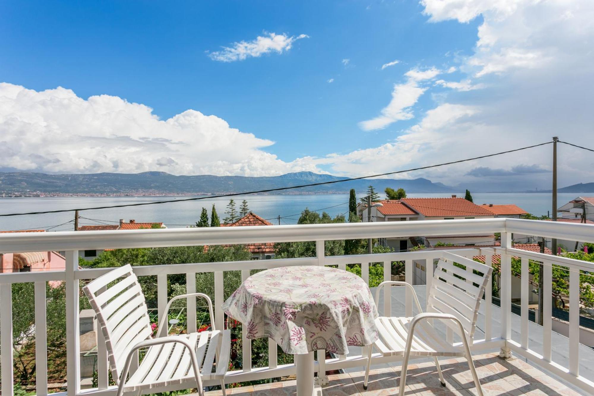 Apartments By The Sea Slatine, Ciovo - 6000 Bagian luar foto