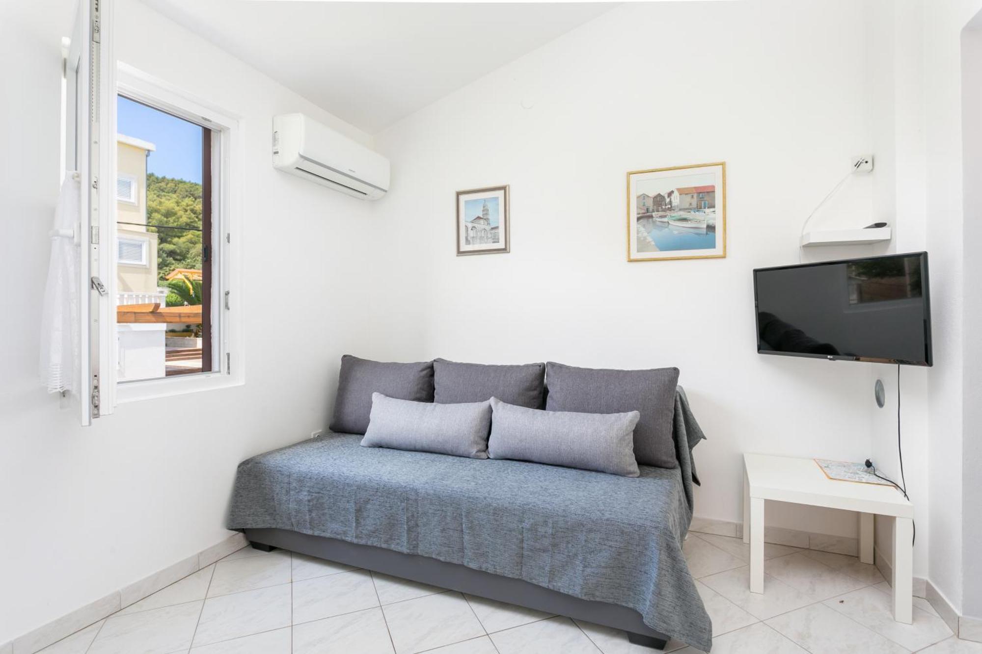 Apartments By The Sea Slatine, Ciovo - 6000 Bagian luar foto