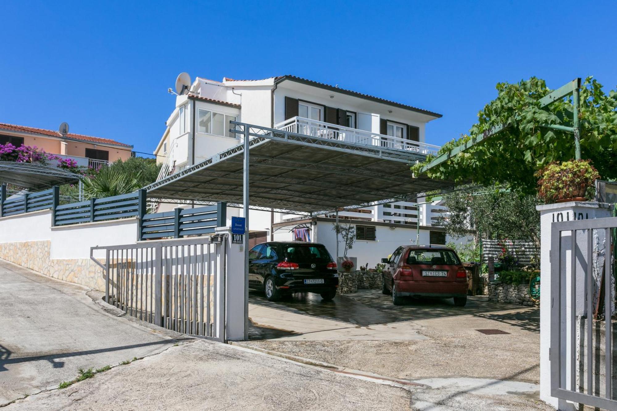 Apartments By The Sea Slatine, Ciovo - 6000 Bagian luar foto
